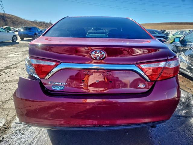 Toyota Camry Le Image 8