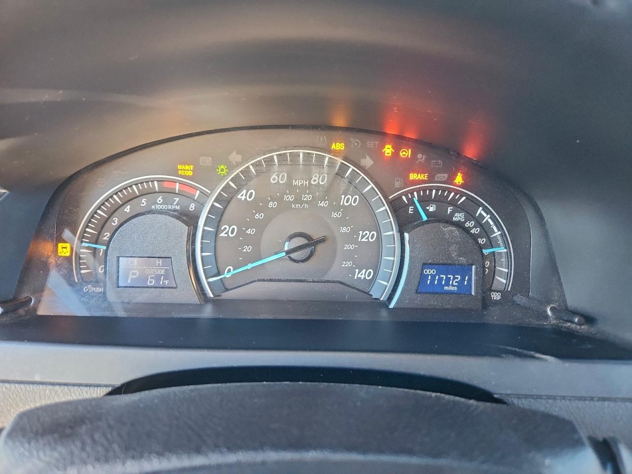 Toyota Camry Le Image 12