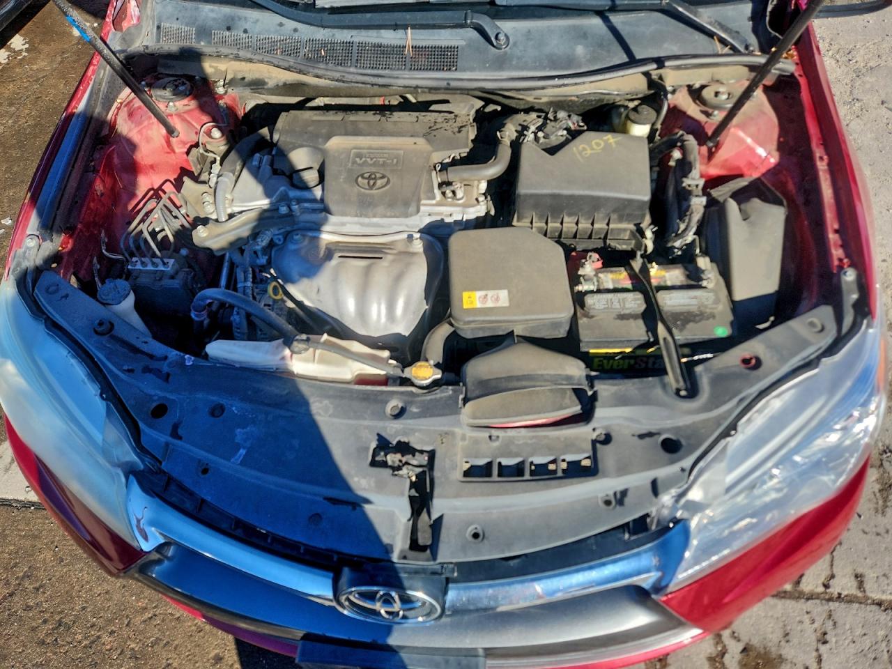 Toyota Camry Le Image 4