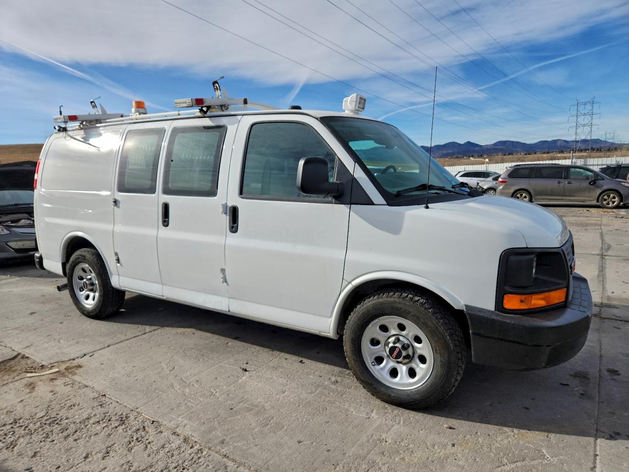 GMC Savana G1500 Image 10