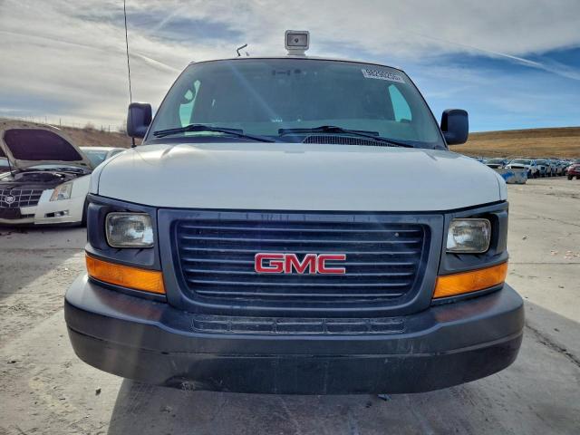 GMC Savana G1500 Image 3