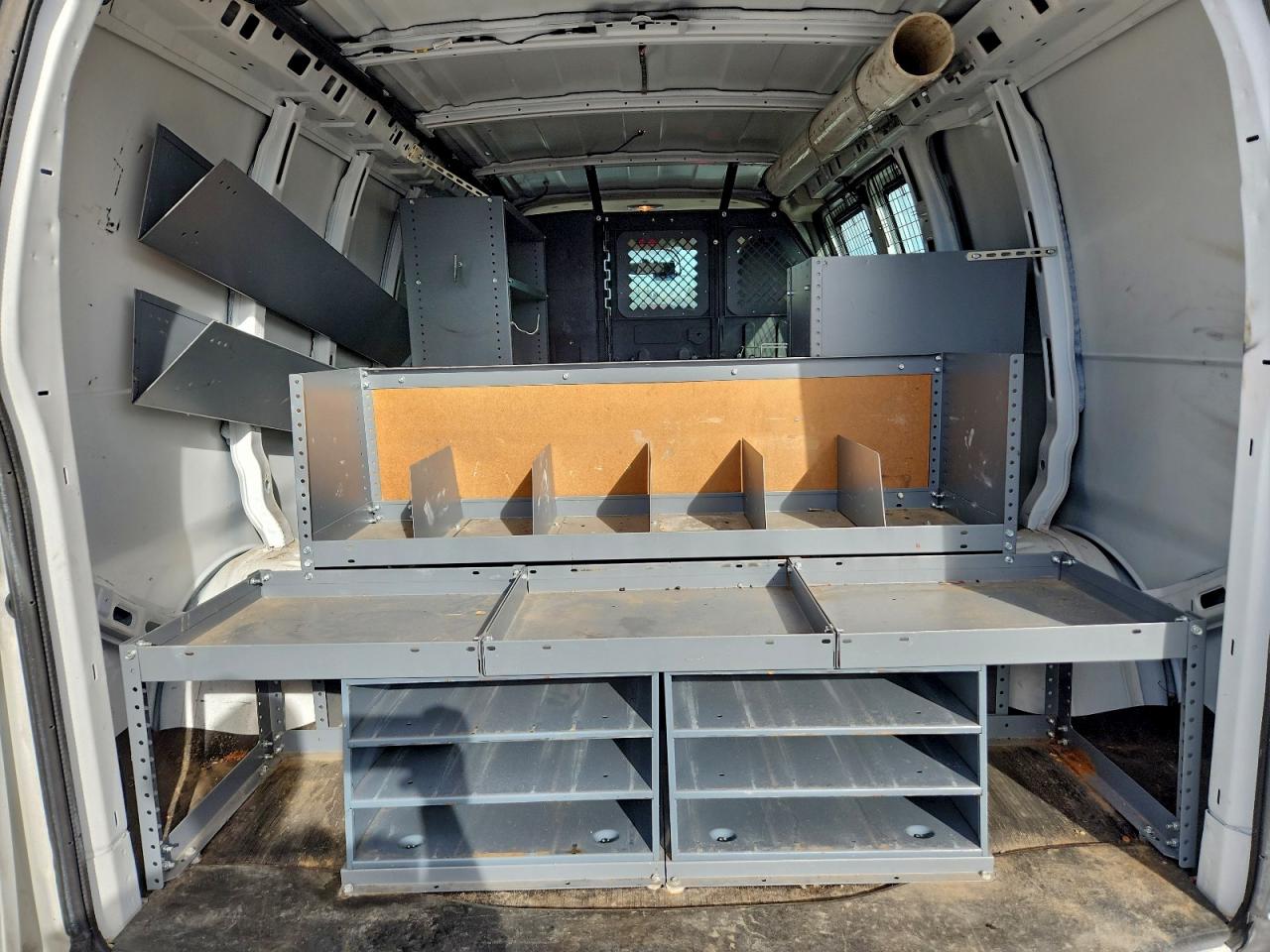 GMC Savana G1500 Image 5