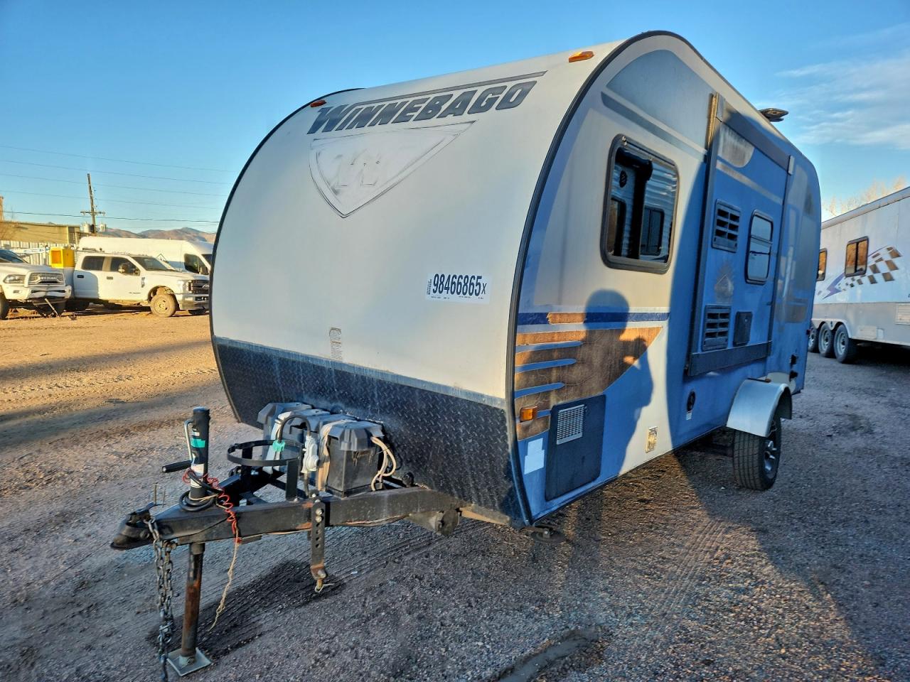 Winnebago Trailer Image 6