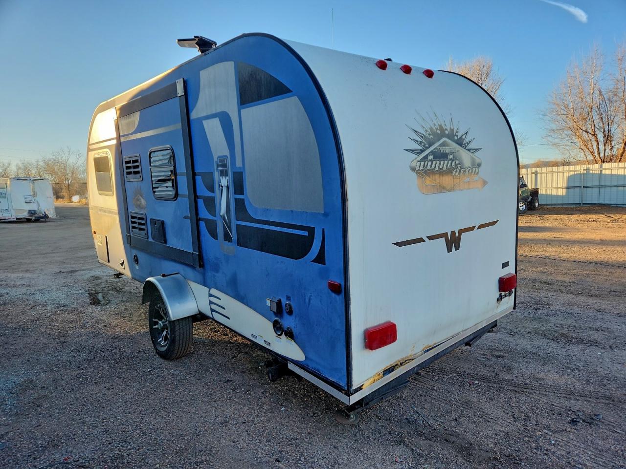 Winnebago Trailer Image 5