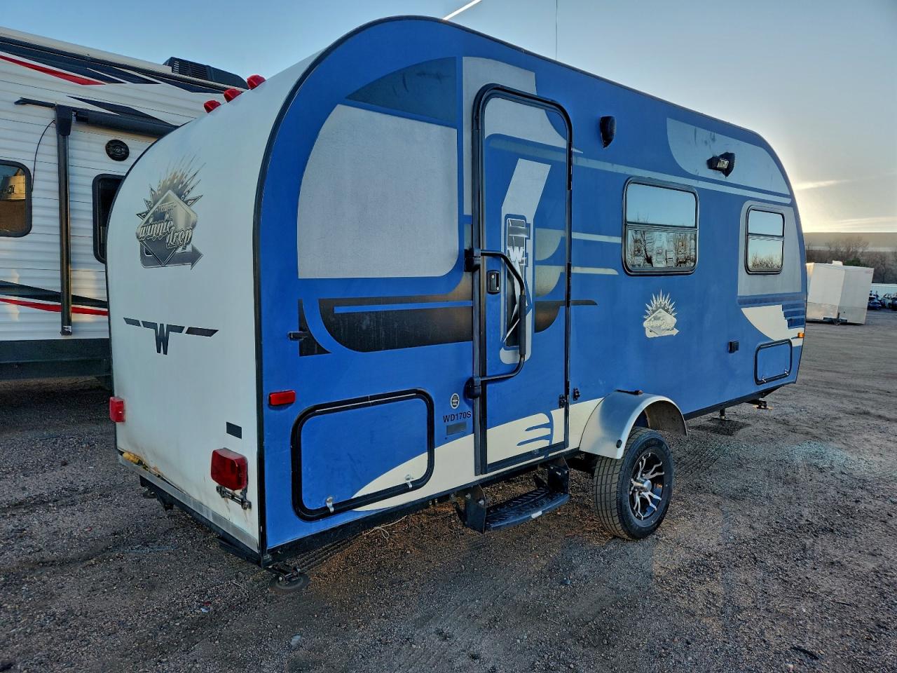 Winnebago Trailer Image 2