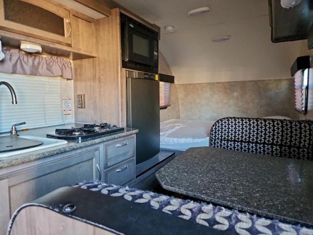 Winnebago Trailer Image 9