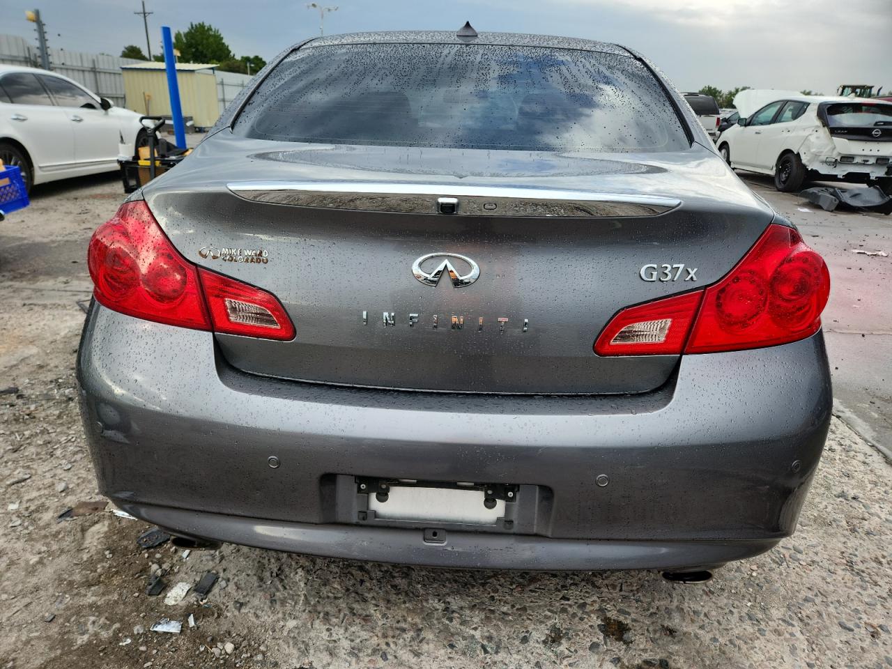 INFINITI G37 Image 10