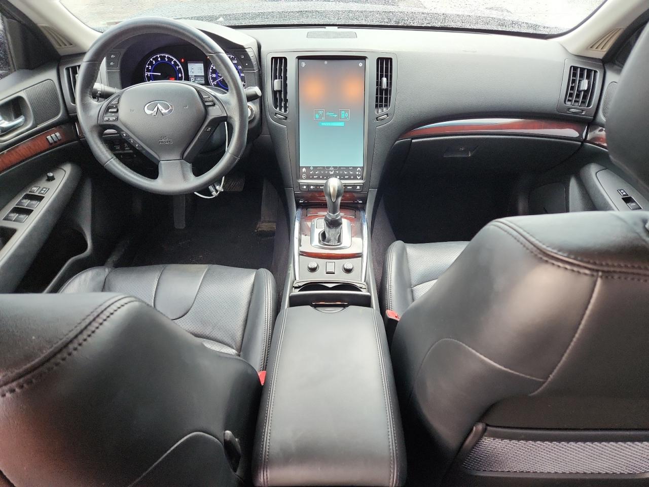 INFINITI G37 Image 8