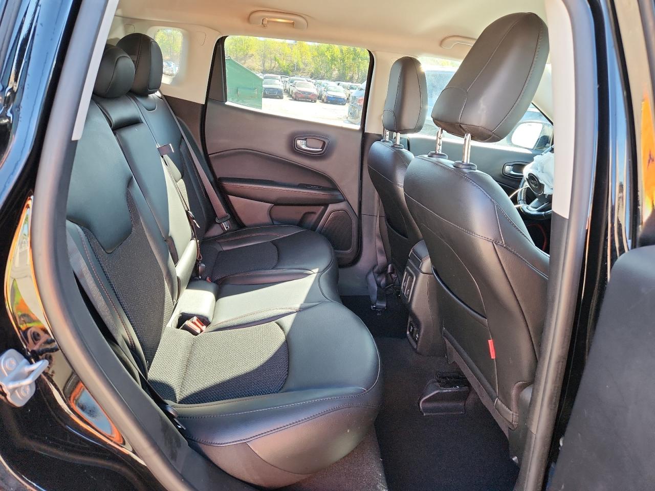 Jeep Compass Trailhawk Image 11