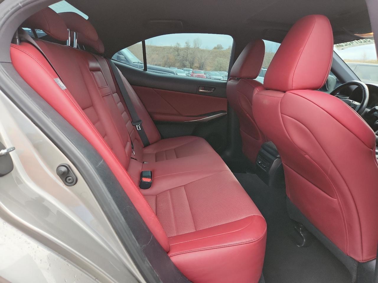 Lexus Is 300 Image 10