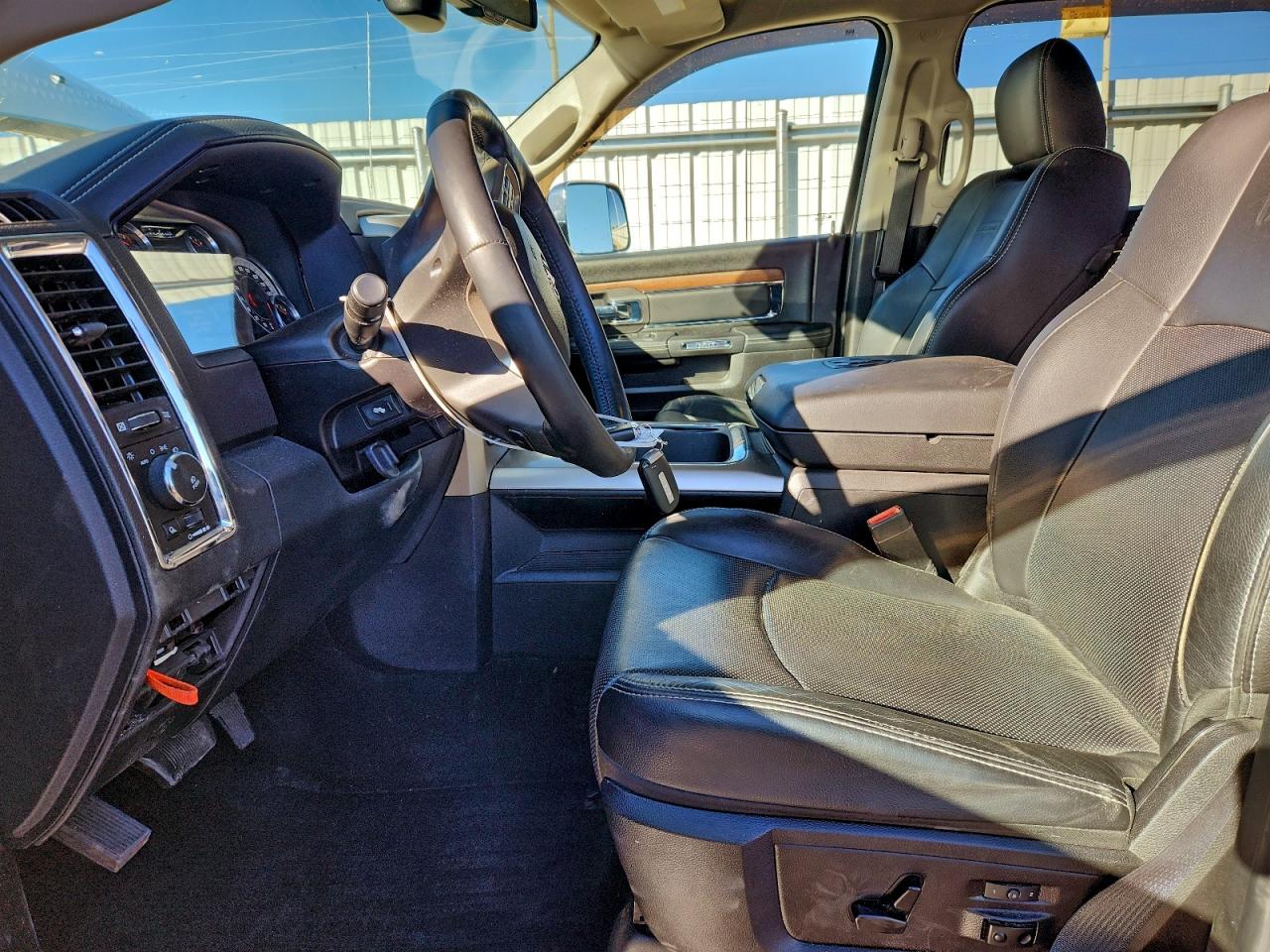 Ram 1500 Laramie Image 6