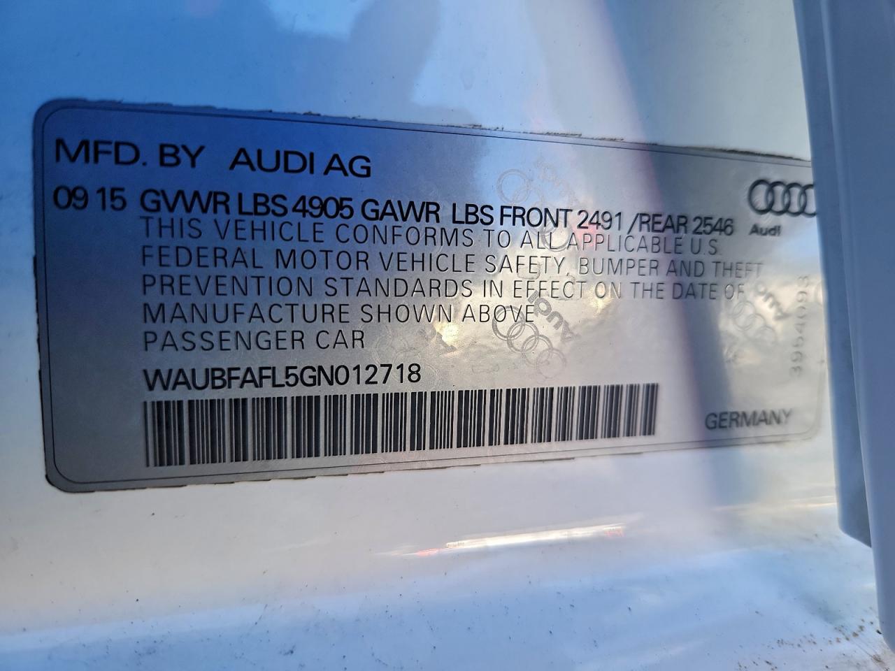 Audi A4 Premium S-line Image 8