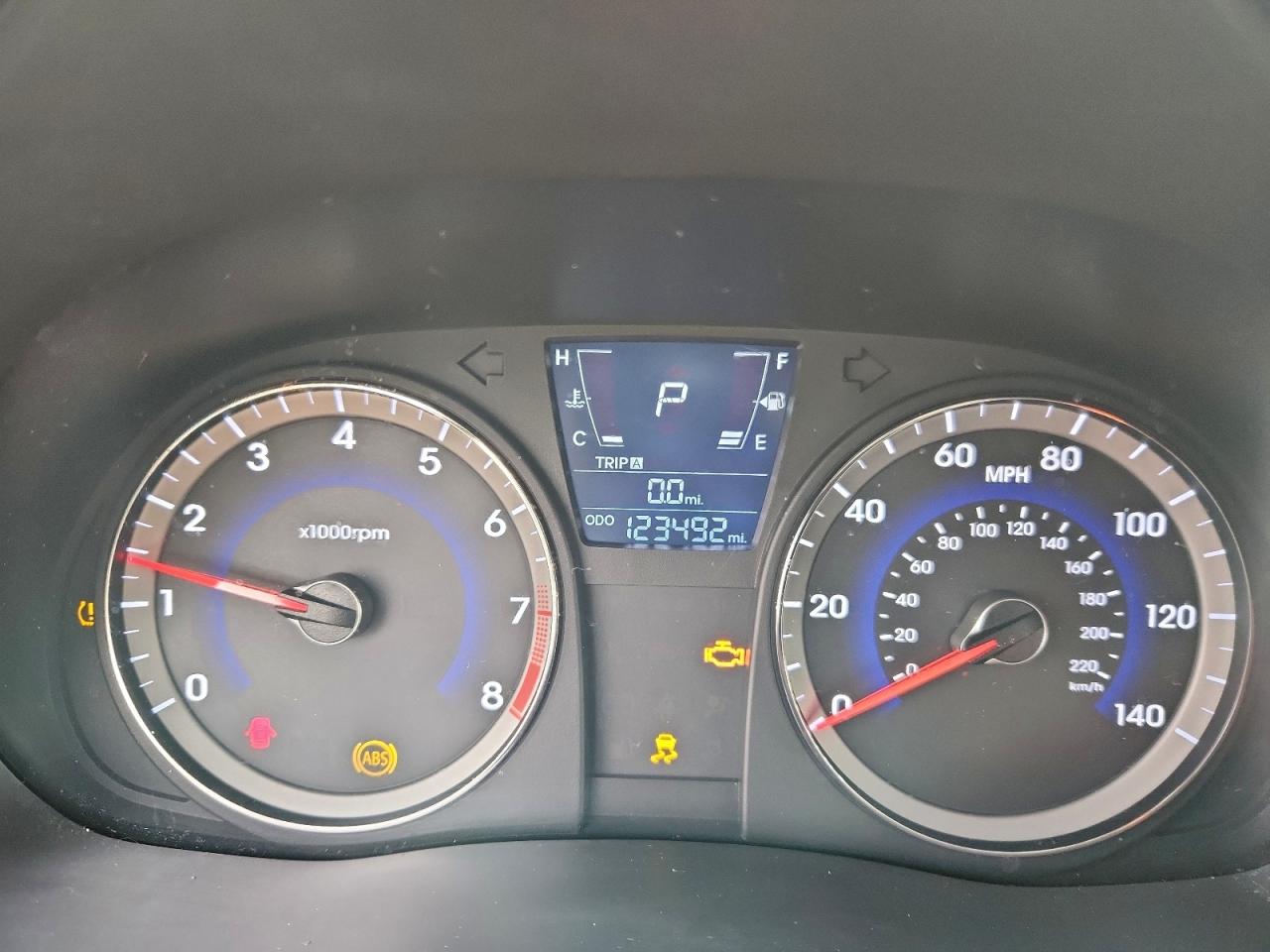 Hyundai ACCENT Gls Image 9