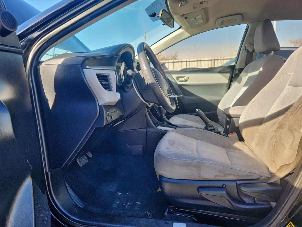 Toyota Corolla L Image 5