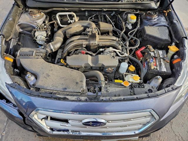 Subaru Outback 2.5i Limited Image 11