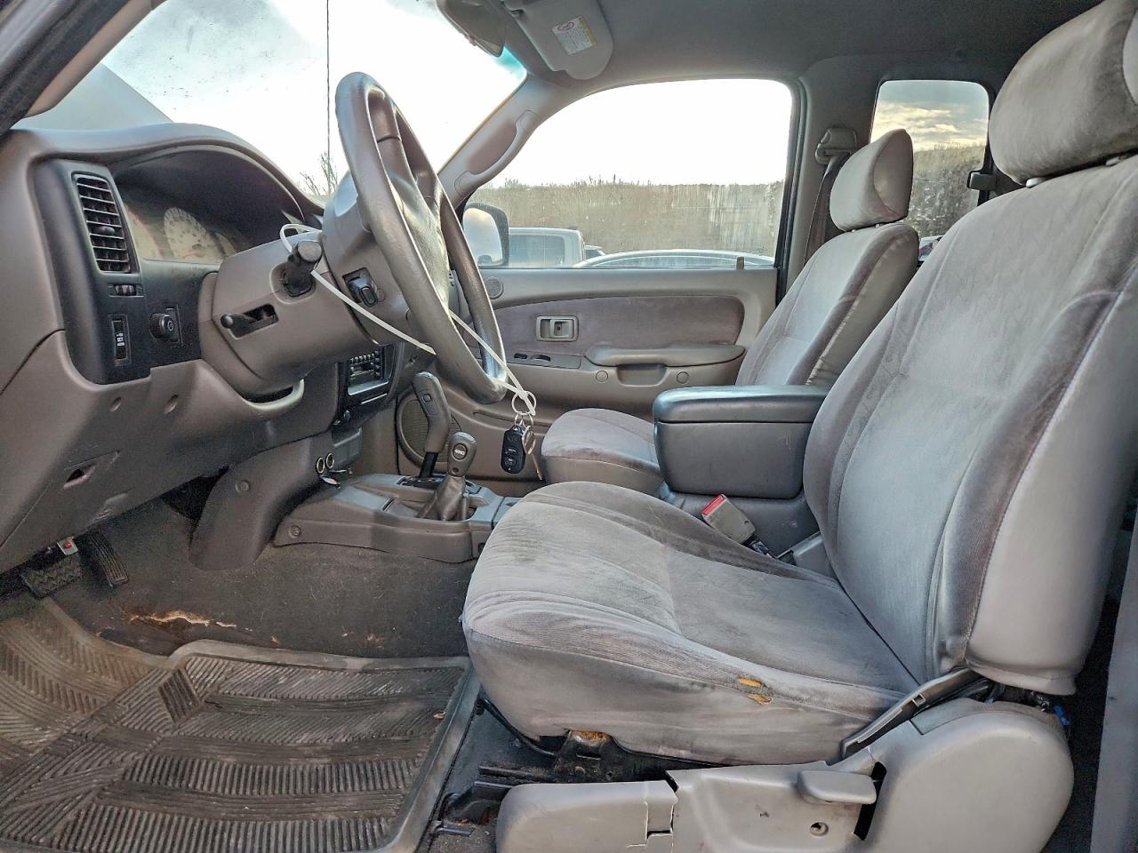 Toyota Tacoma Xtracab Image 8