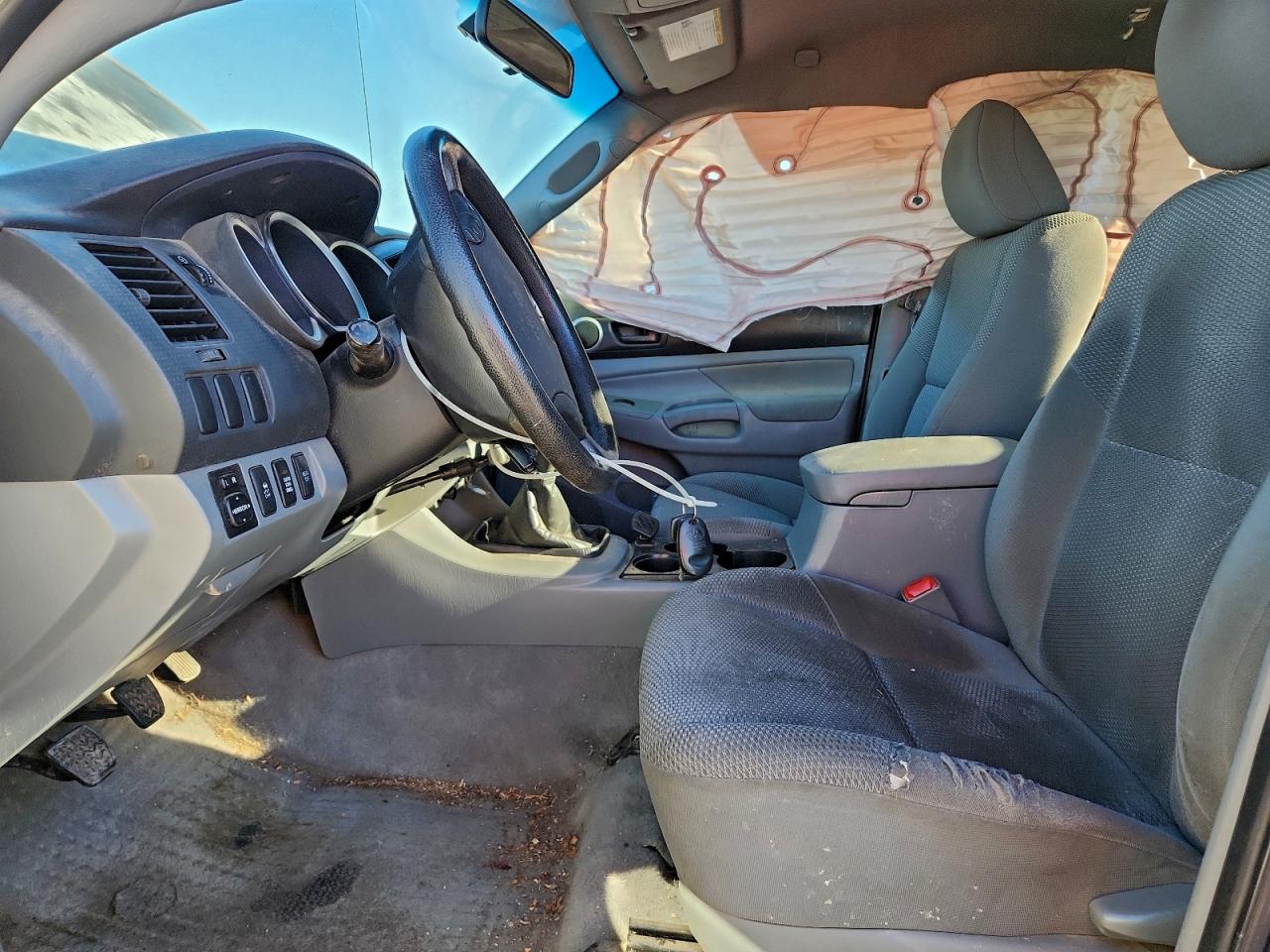 Toyota Tacoma Access Cab Image 4