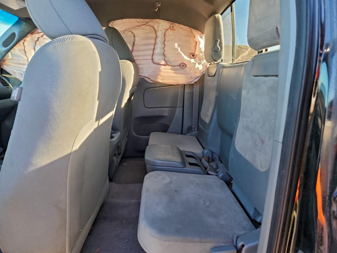 Toyota Tacoma Access Cab Image 8