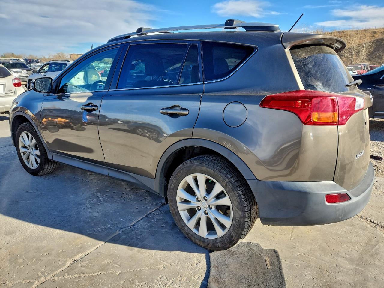 Toyota RAV4 Limited Image 4