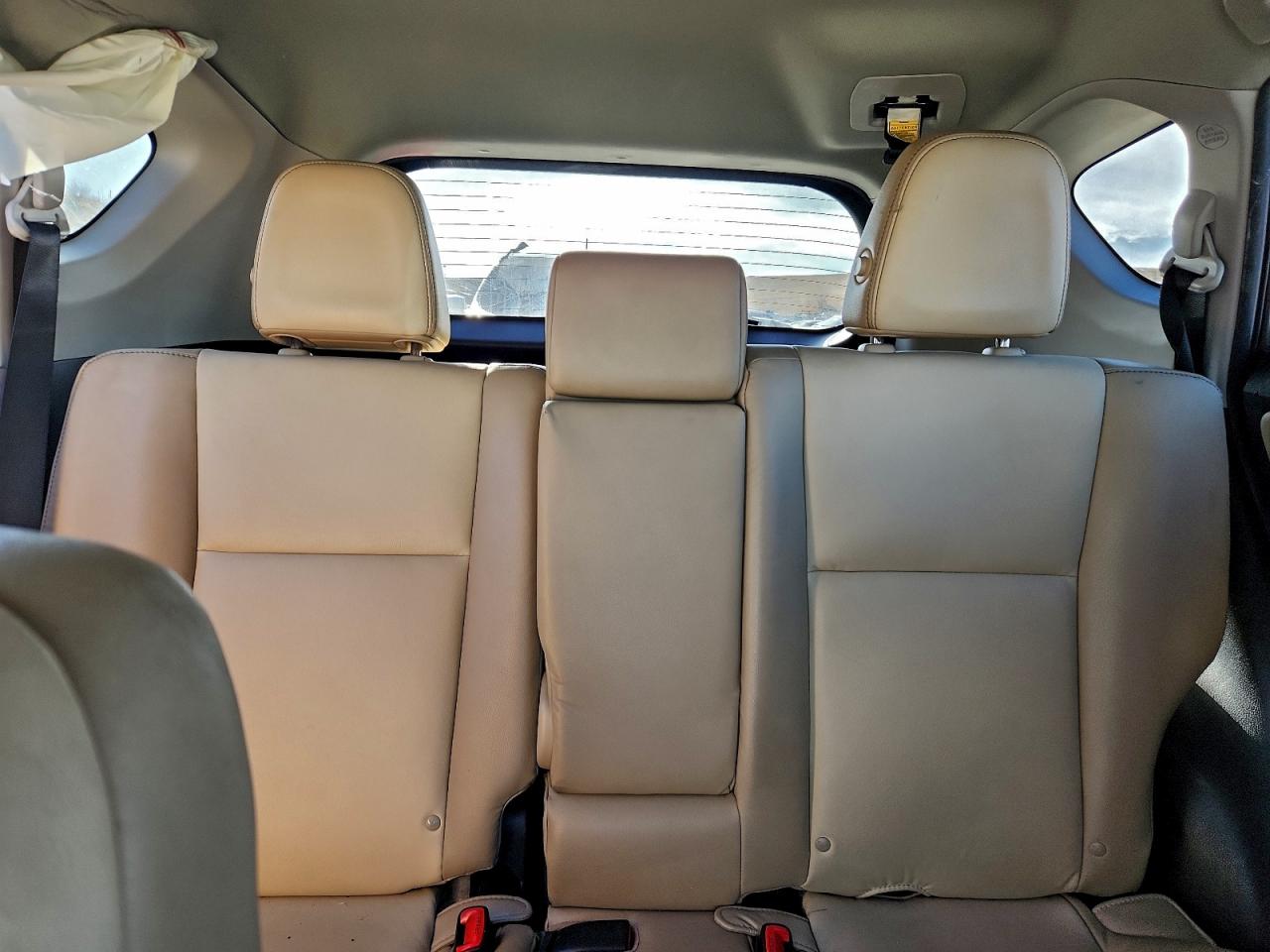 Toyota RAV4 Limited Image 11