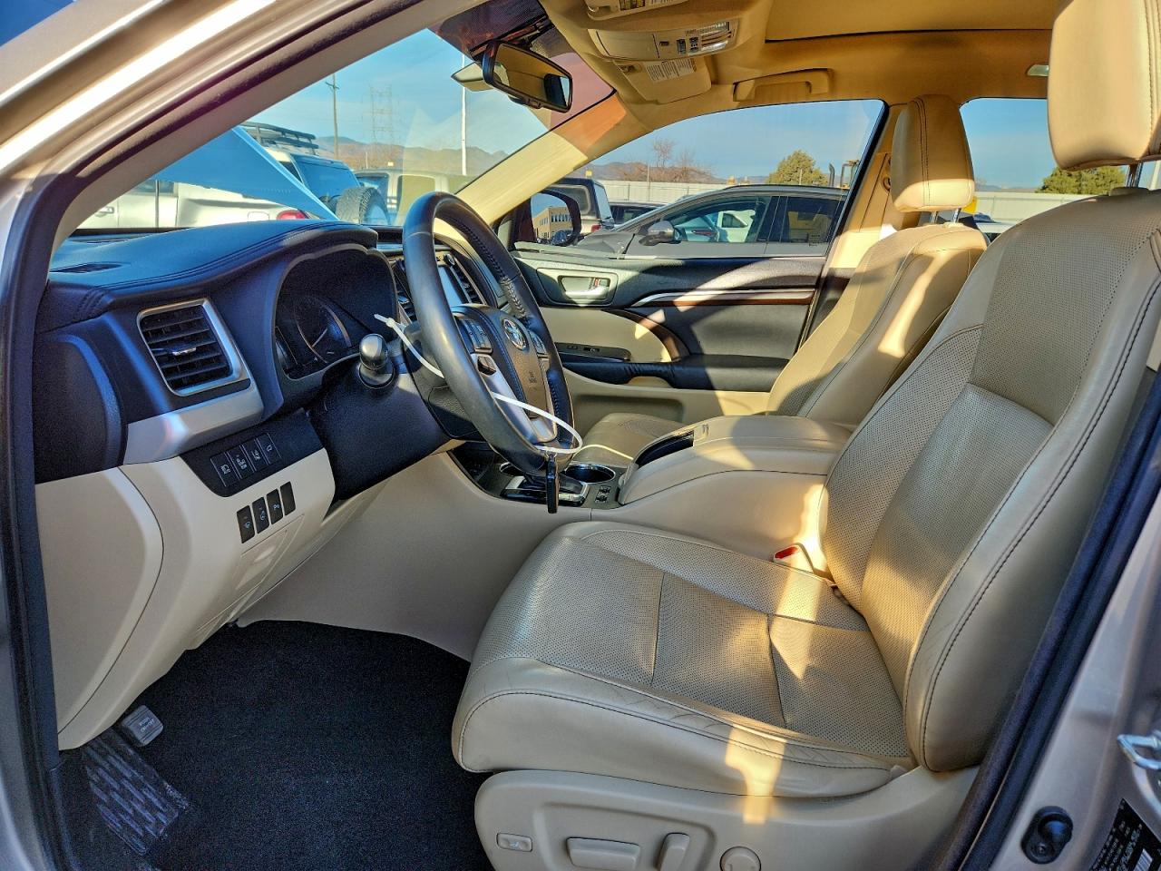 Toyota Highlander Limited Image 6