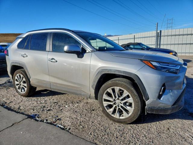 Toyota RAV4 Xle Premium Image 4