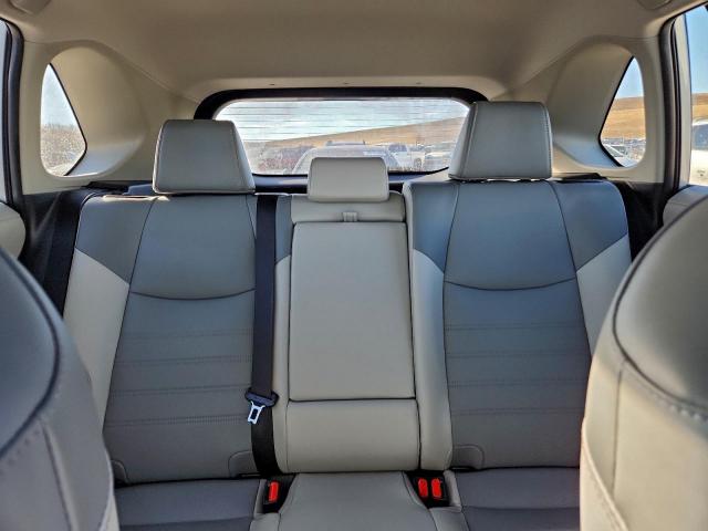 Toyota RAV4 Xle Premium Image 11