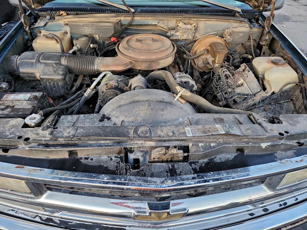 Chevrolet Suburban K1500 Image 13