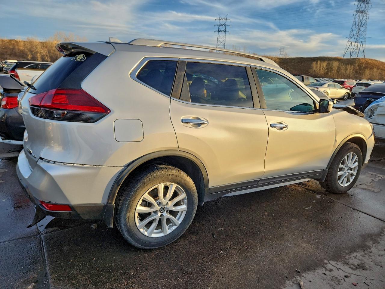 Nissan Rogue S Image 3