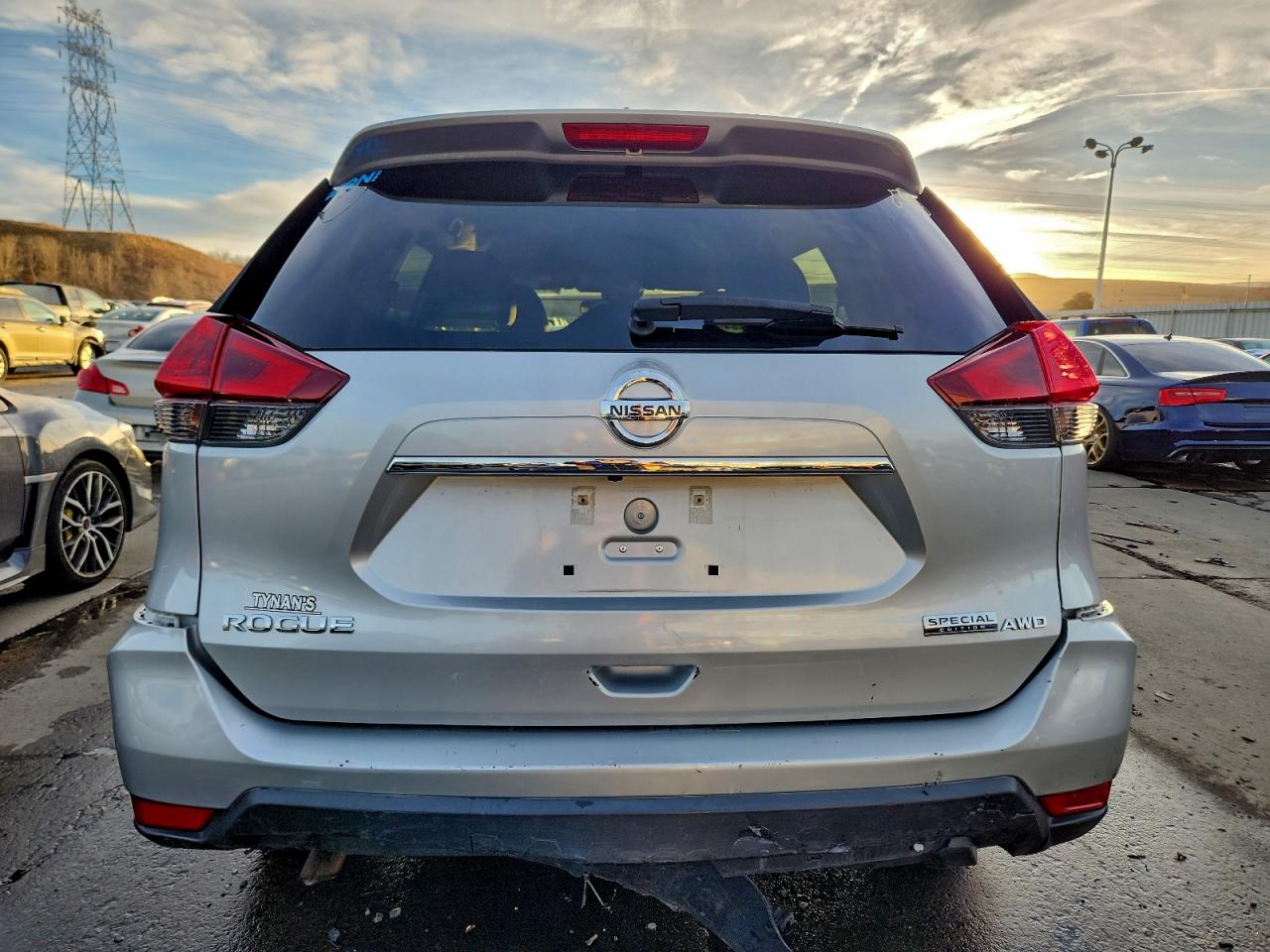 Nissan Rogue S Image 5