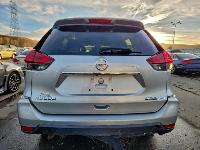 Nissan Rogue S Image 5