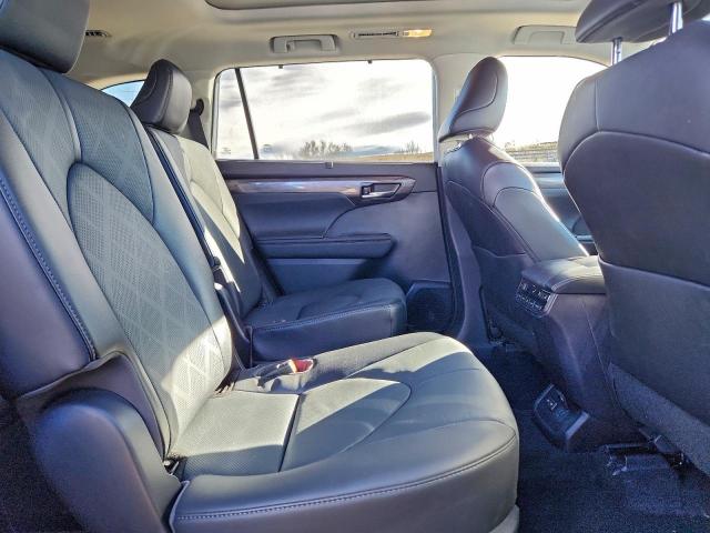 Toyota Highlander Platinum Image 9