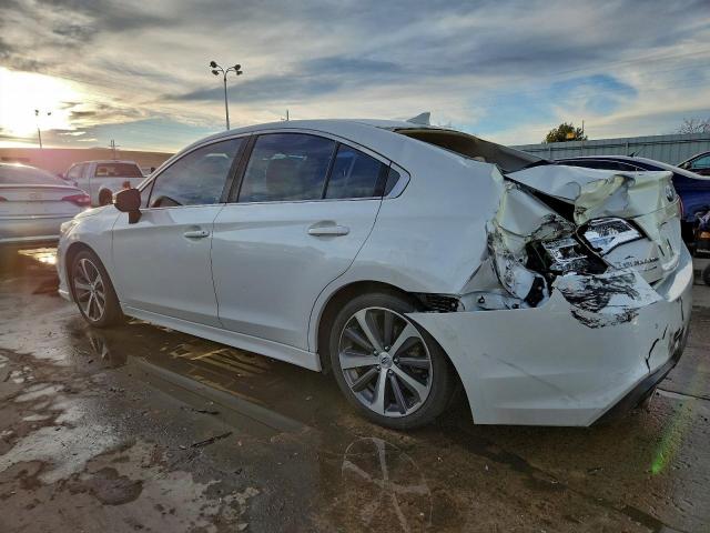 Subaru Legacy 2.5i Limited Image 2