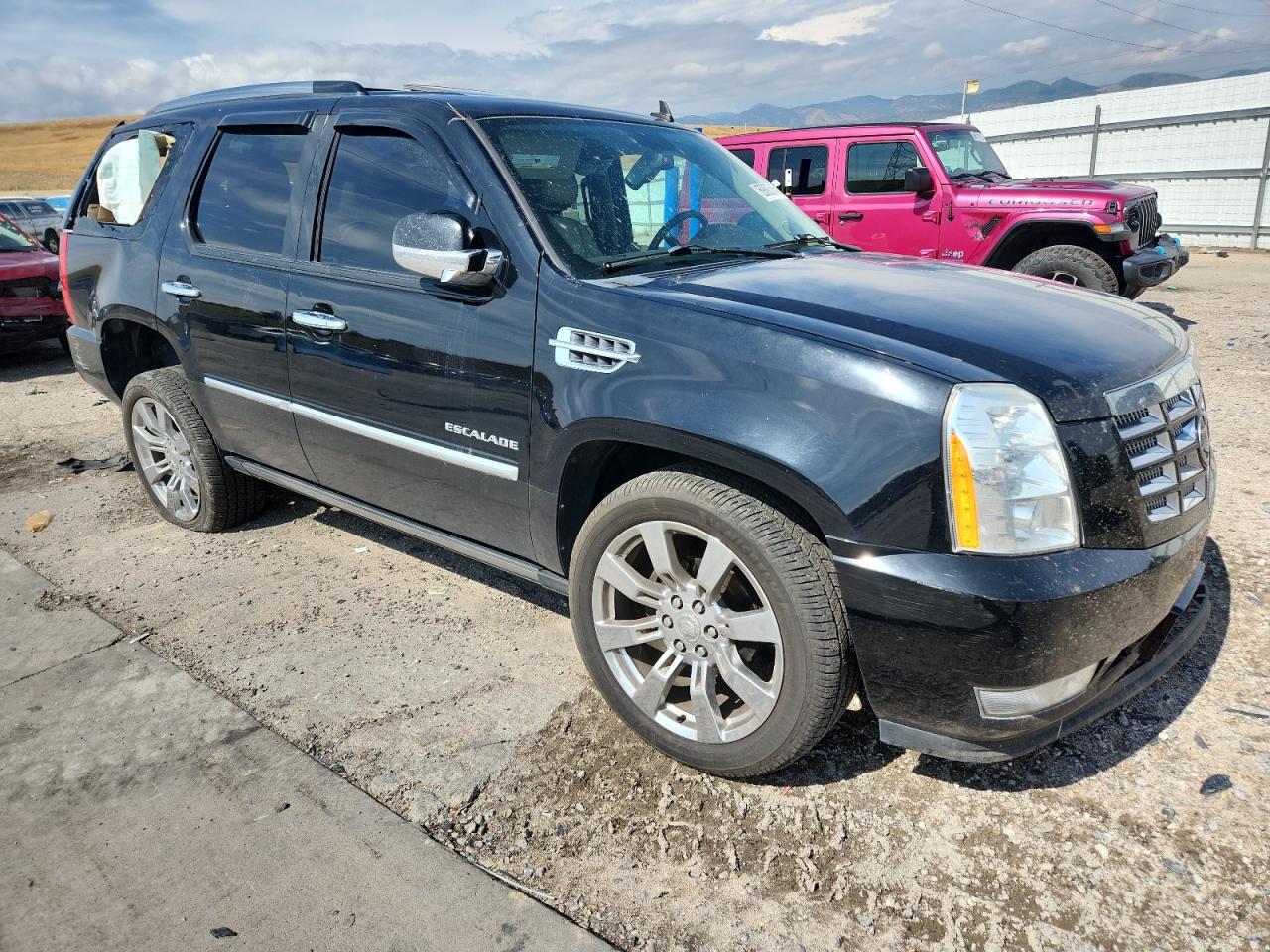 Cadillac Escalade Luxury Image 11