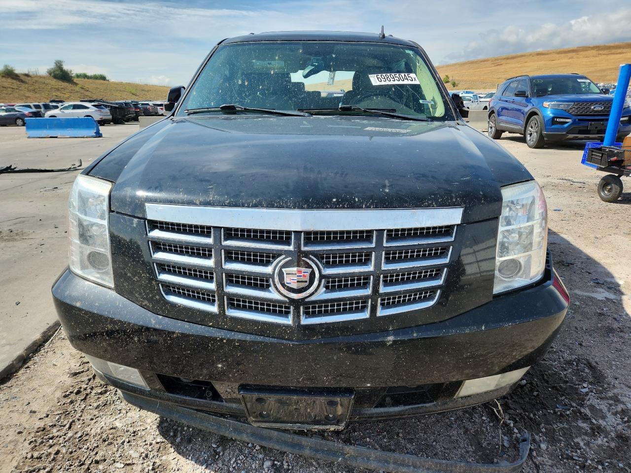 Cadillac Escalade Luxury Image 3