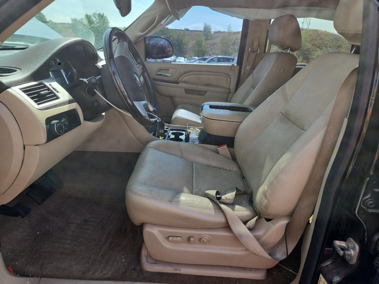 Cadillac Escalade Luxury Image 4