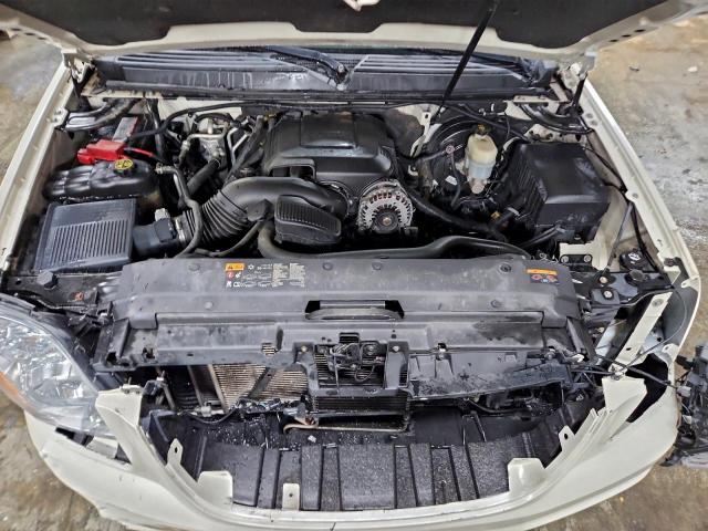 GMC Yukon Denali Image 12