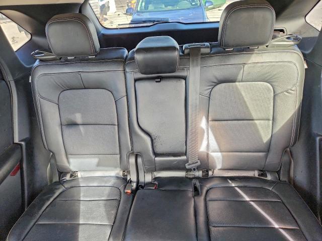 Ford Escape Titanium Image 8