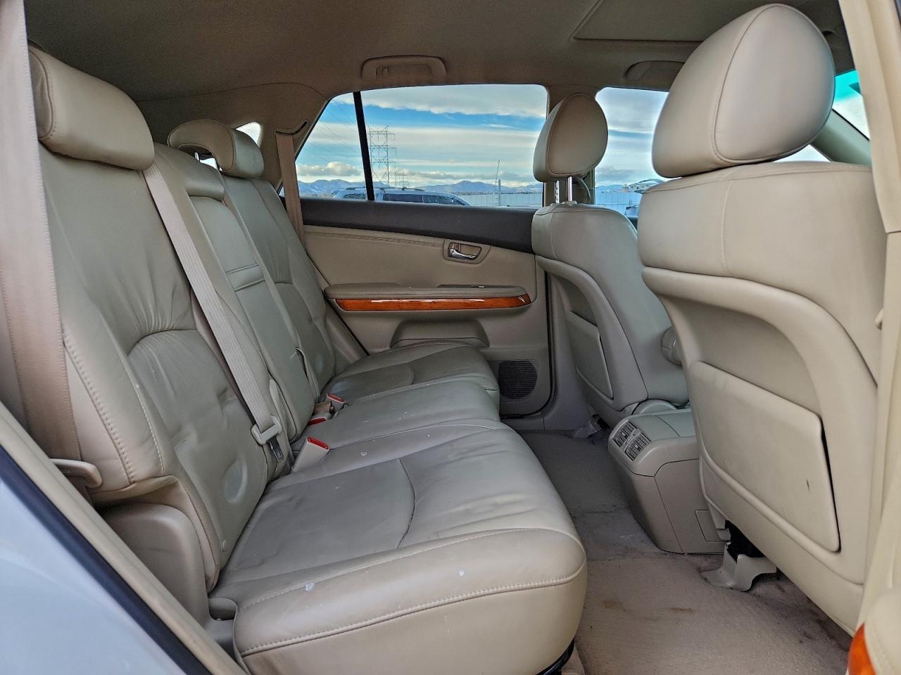 Lexus RX 330 Image 5