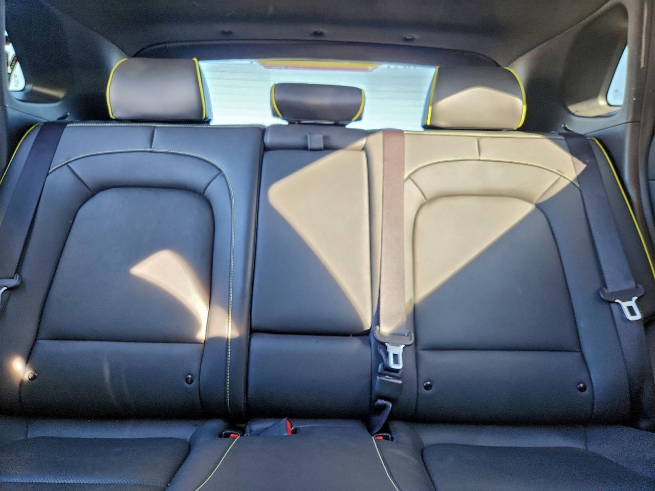 Hyundai KONA Limited Image 9