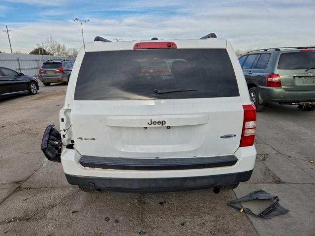 Jeep Patriot Latitude Image 6