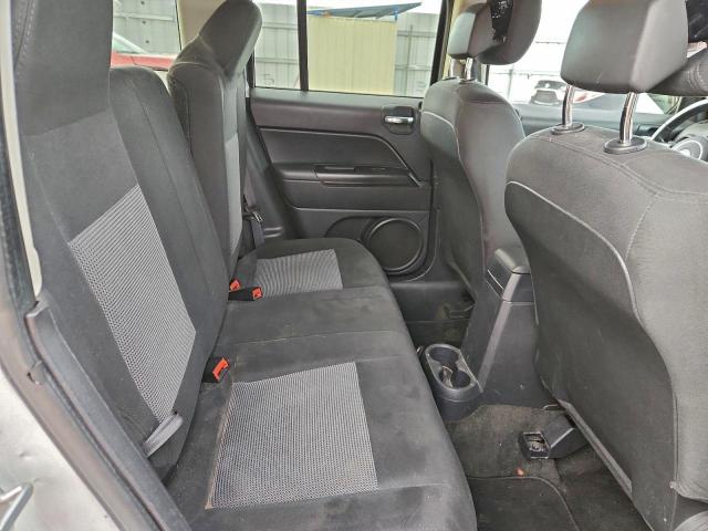 Jeep Patriot Latitude Image 10