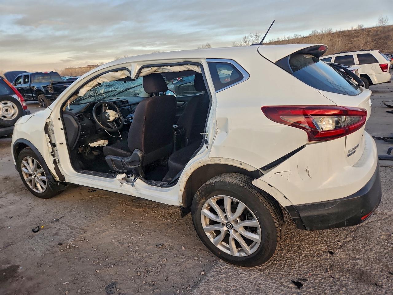 Nissan Rogue S Image 4