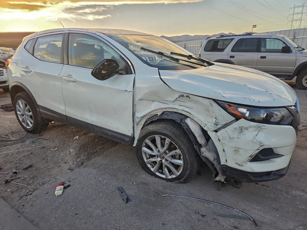 Nissan Rogue S Image 2