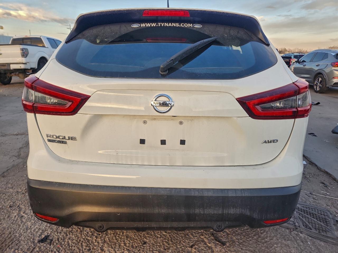 Nissan Rogue S Image 3