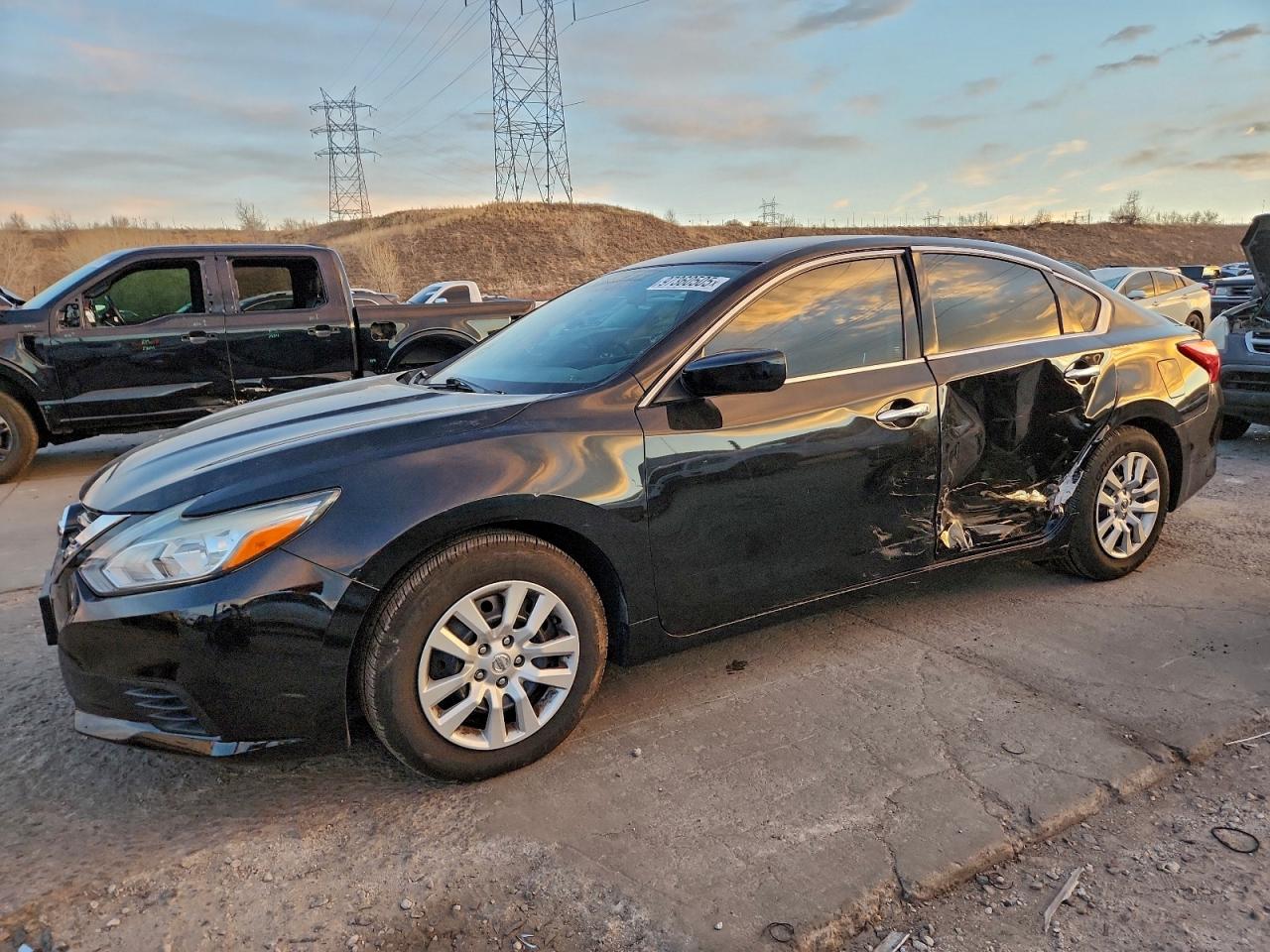 Nissan Altima 2.5 Image 1