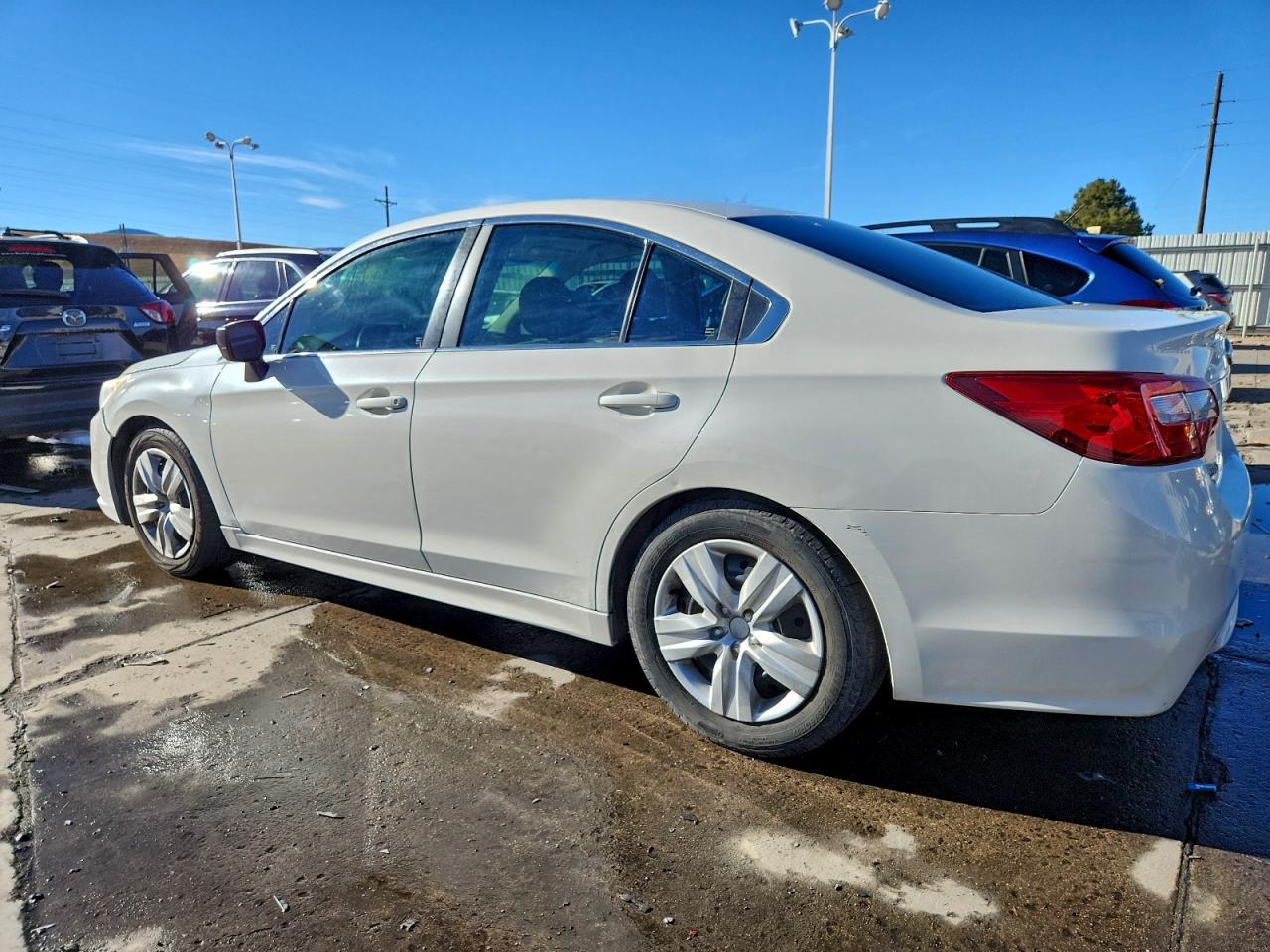 Subaru Legacy 2.5i Image 2