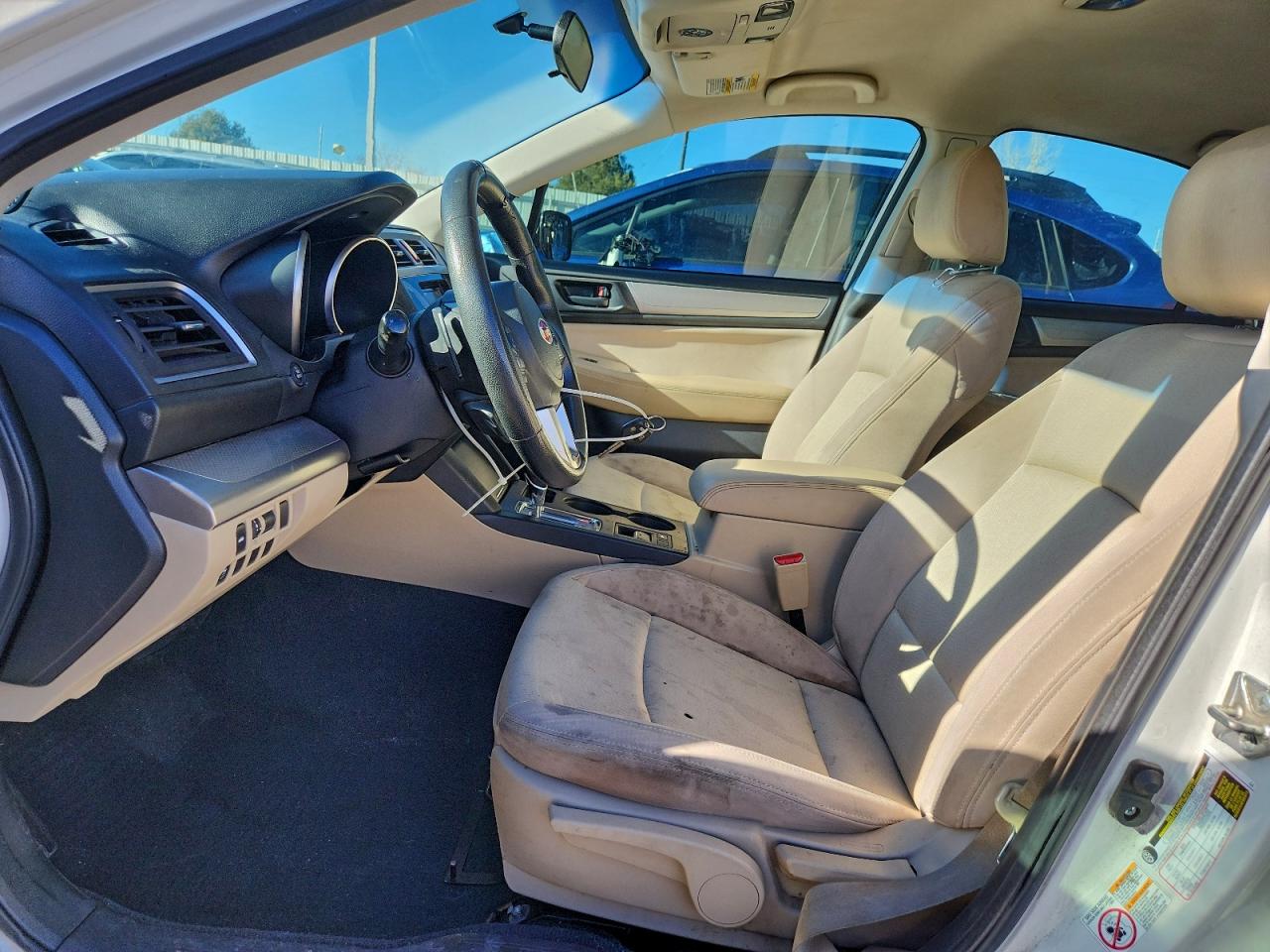 Subaru Legacy 2.5i Image 7