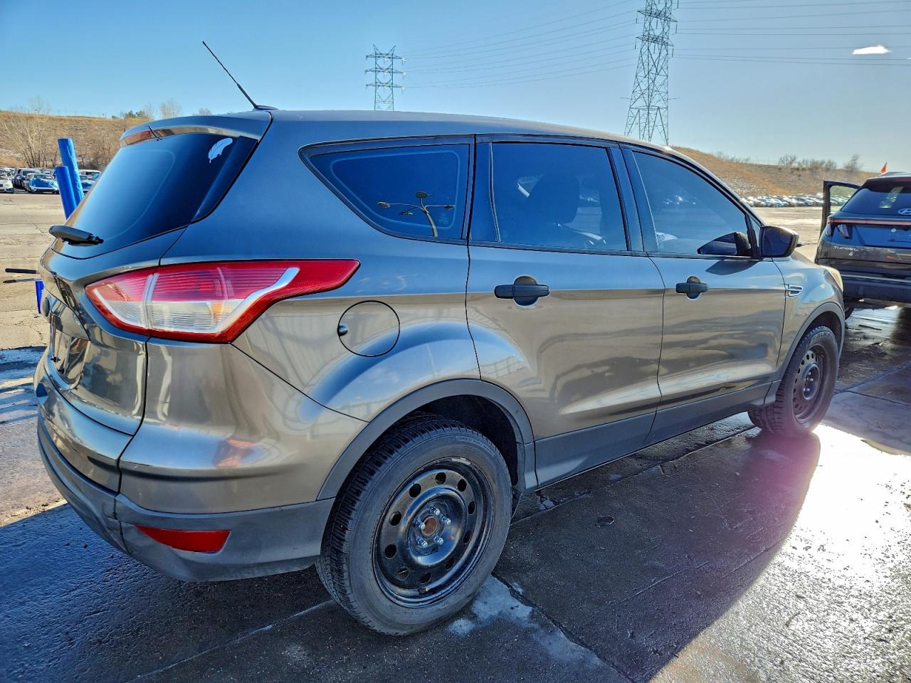 Ford Escape S Image 2