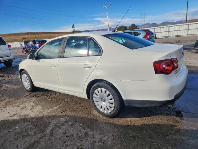 Volkswagen Jetta S Image 2